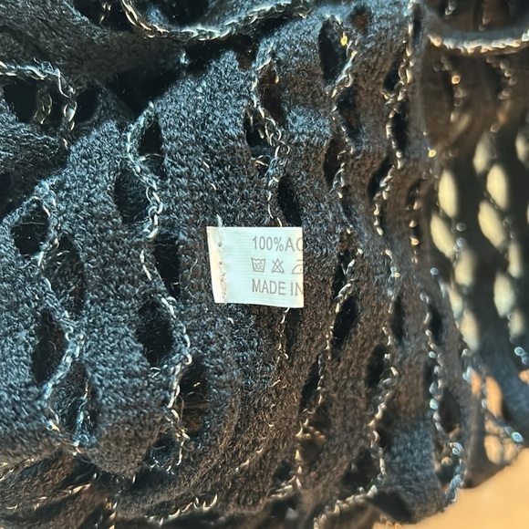 FREE NWOT infinity scarf with fringe One Size fits all Black with Silver threads - Picture 5 of 6